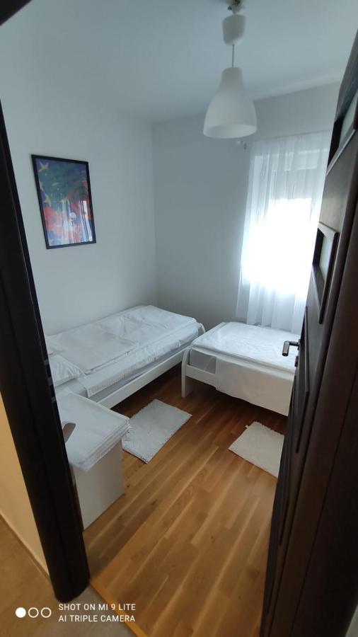 Apartmani Gavran Pirovac Εξωτερικό φωτογραφία