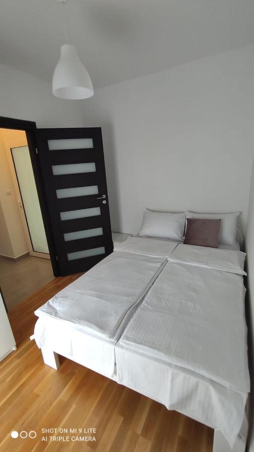 Apartmani Gavran Pirovac Εξωτερικό φωτογραφία