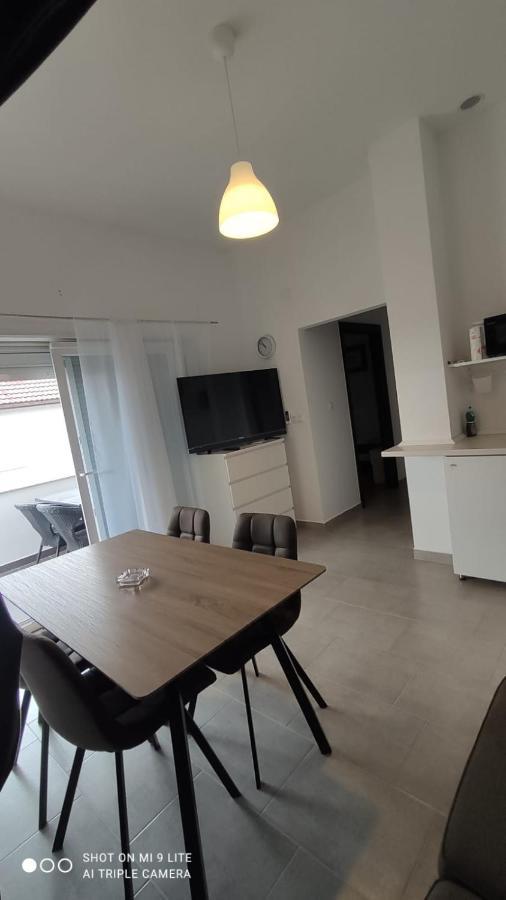 Apartmani Gavran Pirovac Εξωτερικό φωτογραφία
