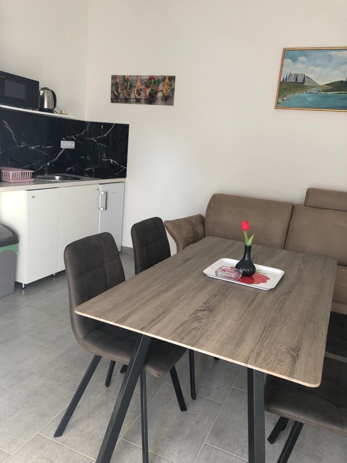 Apartmani Gavran Pirovac Εξωτερικό φωτογραφία