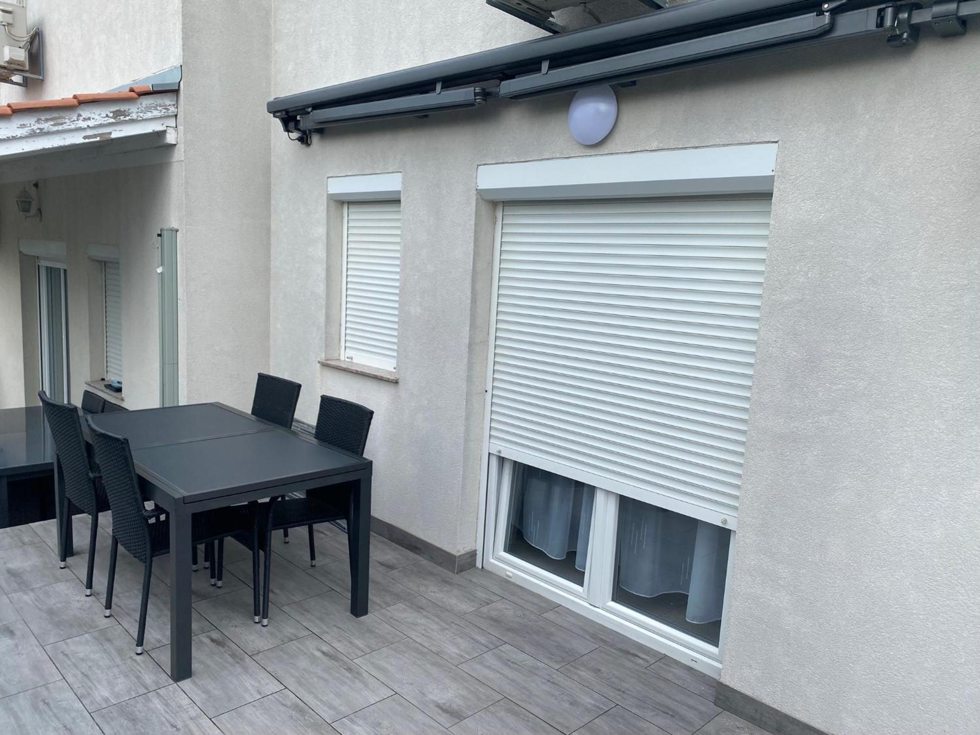 Apartmani Gavran Pirovac Εξωτερικό φωτογραφία