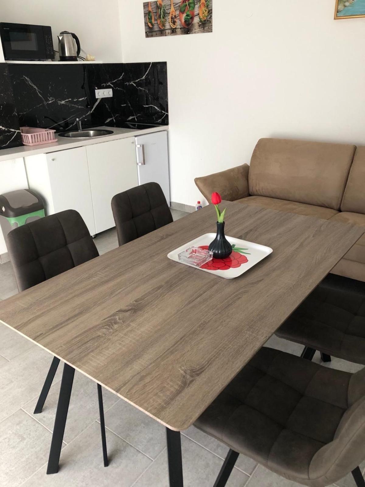 Apartmani Gavran Pirovac Εξωτερικό φωτογραφία